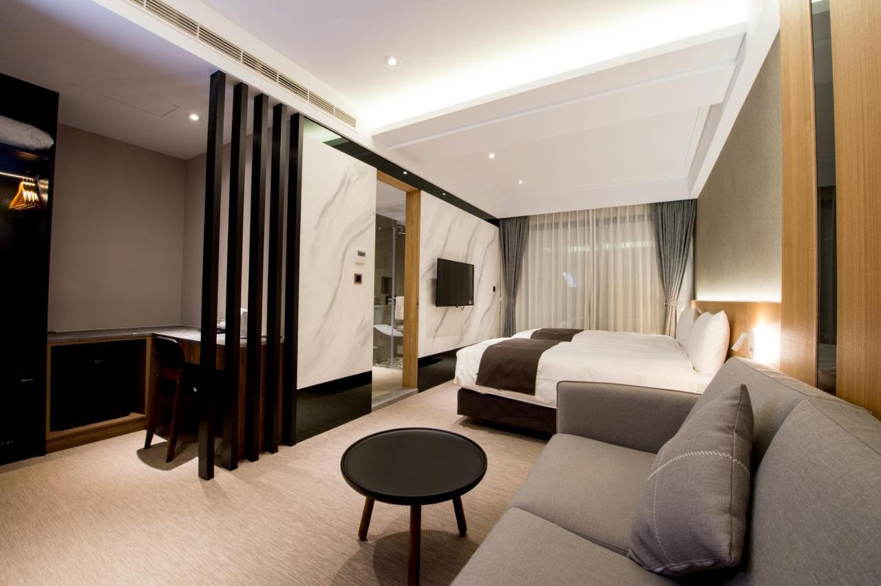He-Jia Hotel Miaoli Εξωτερικό φωτογραφία