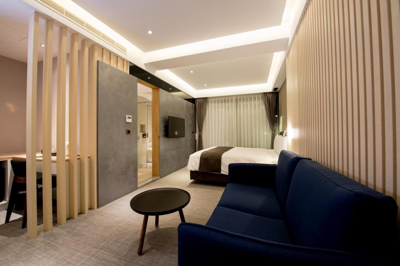 He-Jia Hotel Miaoli Εξωτερικό φωτογραφία
